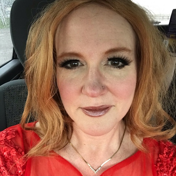 Meet your Posher, Sarah - Picture 2 of 2